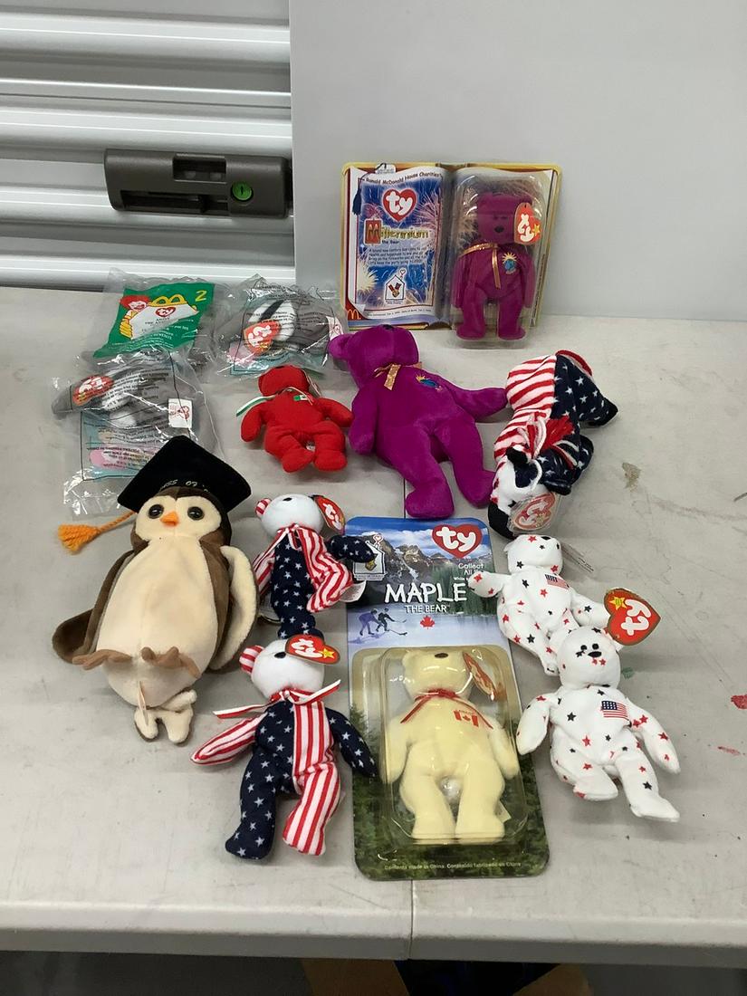 Lot of Beanie Babies and McDonald's kids meal toys: Lot of Beanie Babies and McDonald's kids meal toys