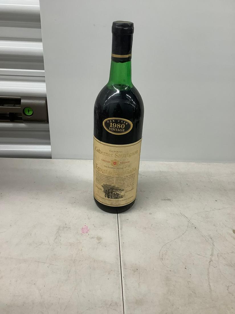 Cabernet Sauvingnon Ernest and Julio Gallo. 750 mL: Cabernet Sauvingnon Ernest and Julio Gallo. 750 mL