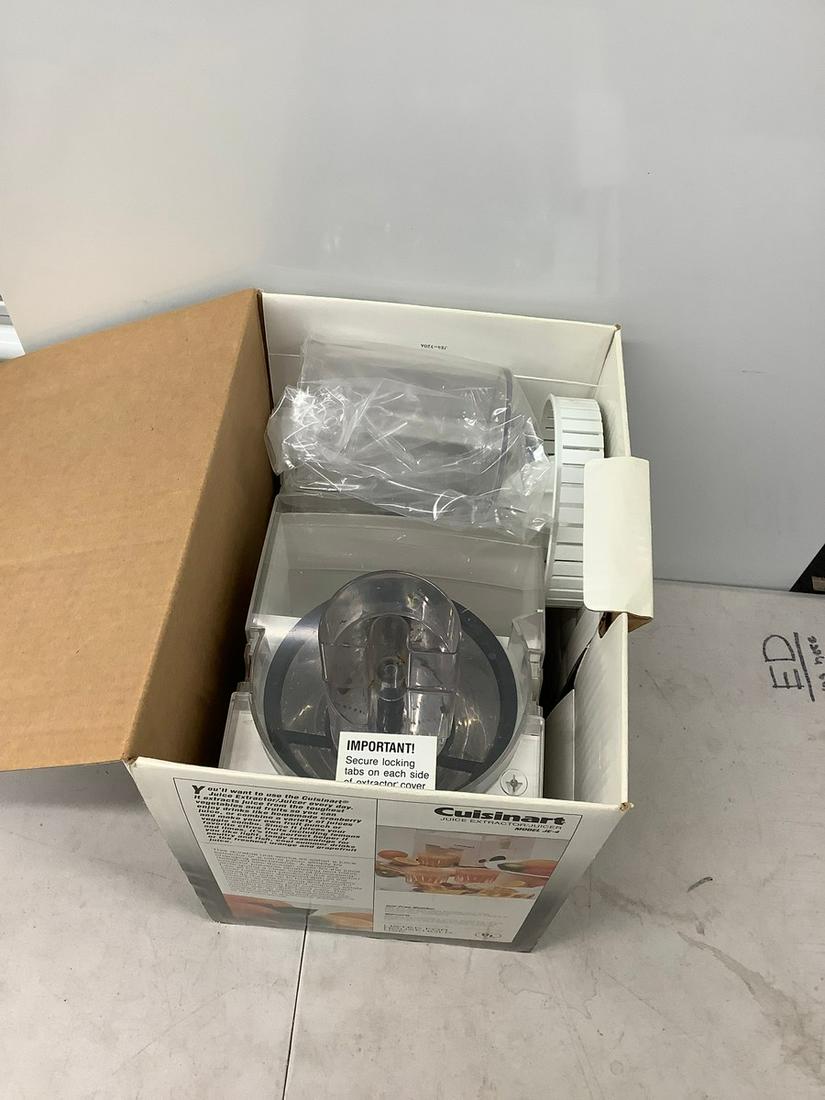 Cuisinart Juice extractor model JE-4 (1 of 1)