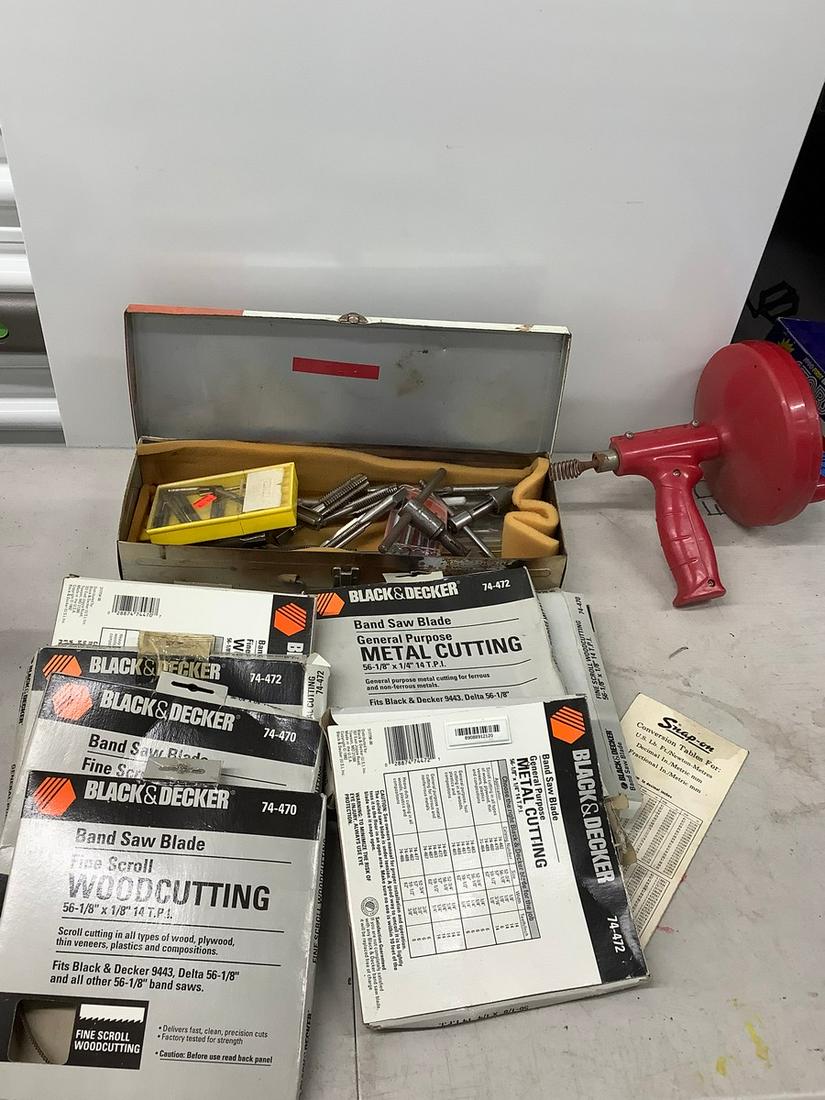 Black & Decker wood band saw blade and tools (1 of 1)