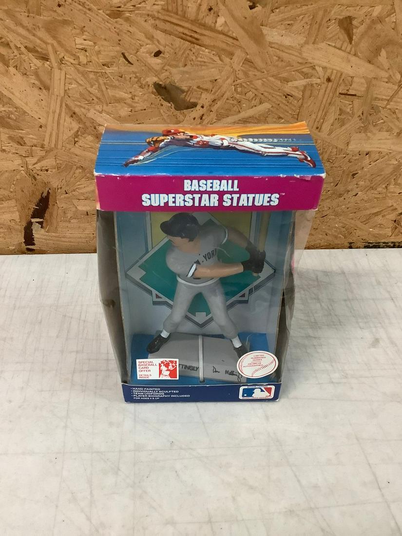 Vintage 1988 Don Mattingly figureine: Vintage 1988 Don Mattingly figureine