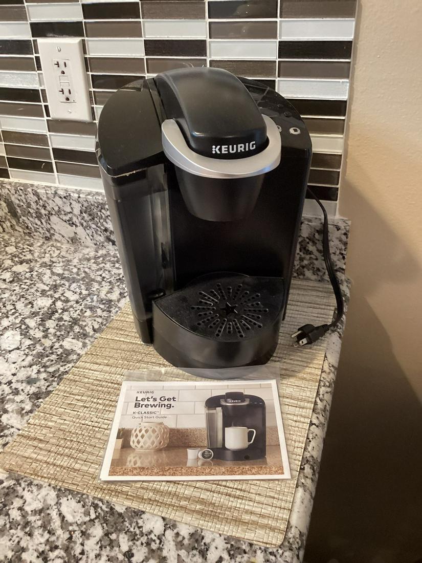 Keurig Coffee Maker (1 of 1)