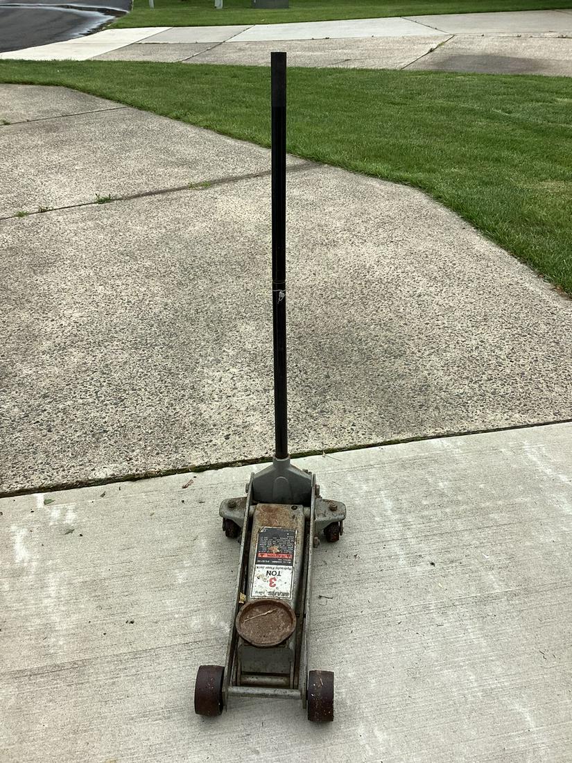 Sears 3 Ton Hydraulic Floor Jack (1 of 1)