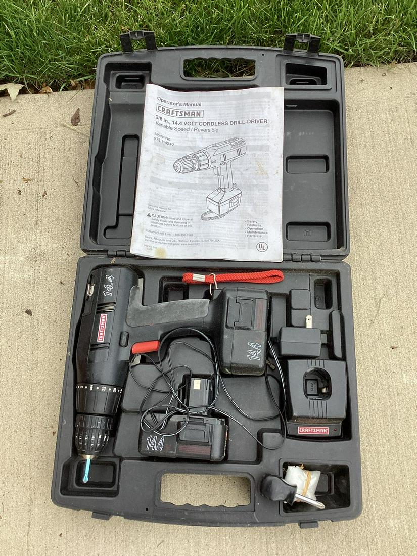 Craftsman Cordless Drill (1 of 1)