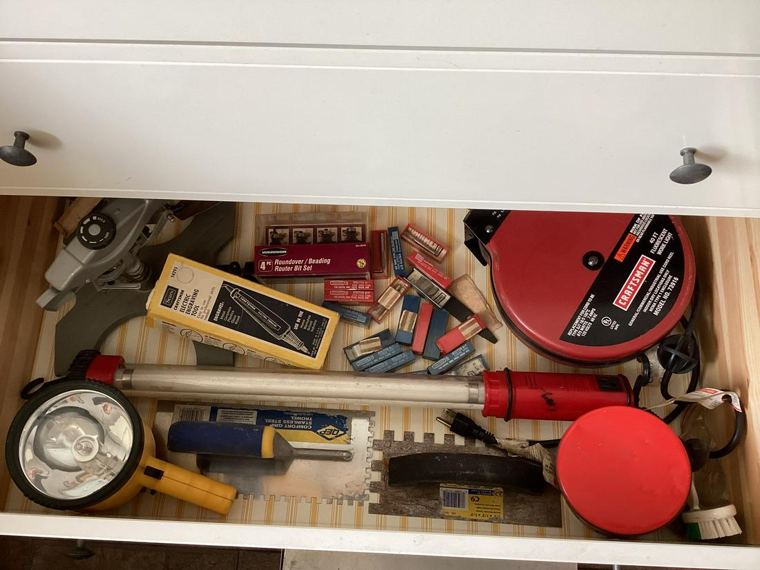 Contents of Drawer Craftsman tools, Large amount of Router Bits NIP and more: Contents of Drawer Craftsman tools, Large amount of Router Bits NIP and more