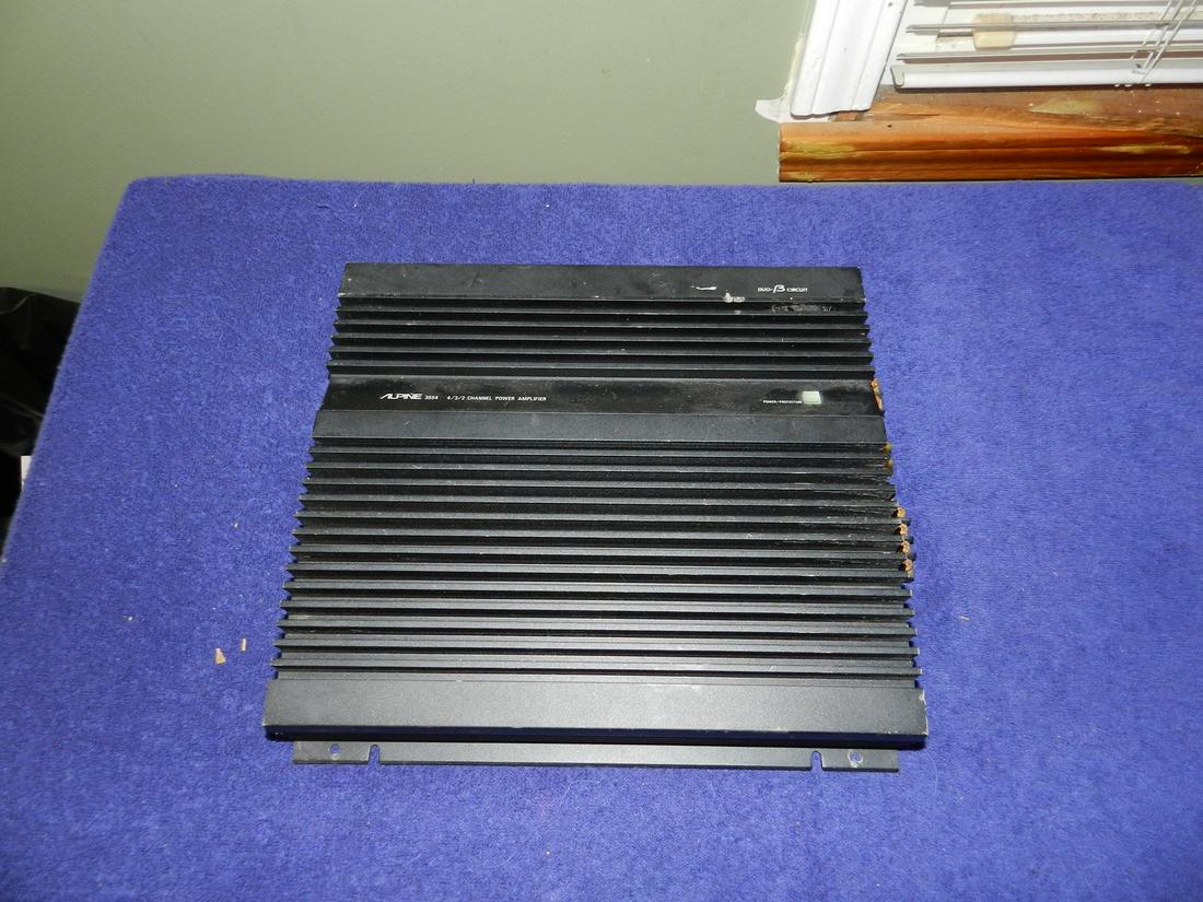 Alpine 3554 Auto Car Power amplifier (0321) on Jun 05, 2022 Emanon Auctions and Estate Sales