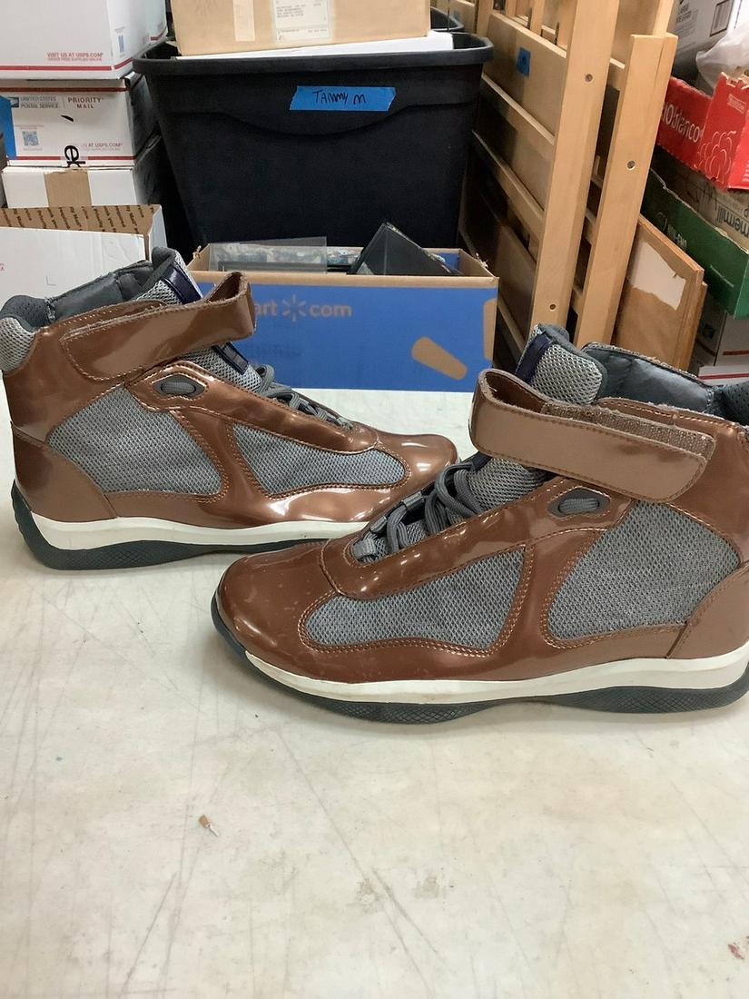 Men's Size 10 Sneakers: Men's Size 10 Sneakers