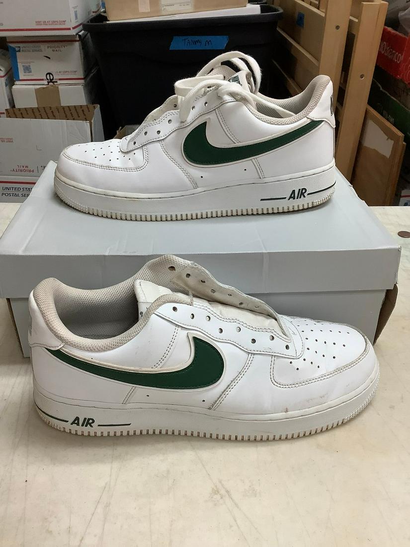Nike Air Force 1 Size 10 1/2 Sneakers: Nike Air Force 1 Size 10 1/2 Sneakers
