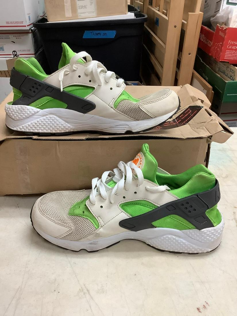 Huarache Nike Size 11 Sneakers: Huarache Nike Size 11 Sneakers