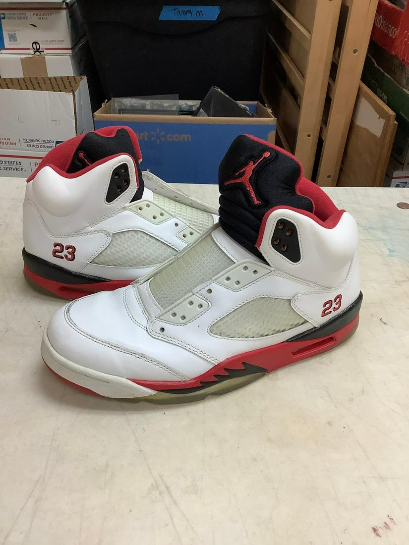 Jordan Retro 5s Fire Red Size 10 Sneakers: Jordan Retro 5s Fire Red Size 10 Sneakers