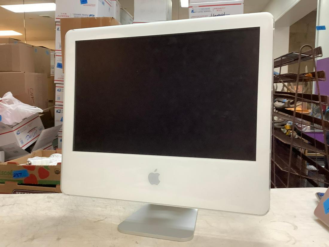 iMac Computer 16x19" (1 of 1)