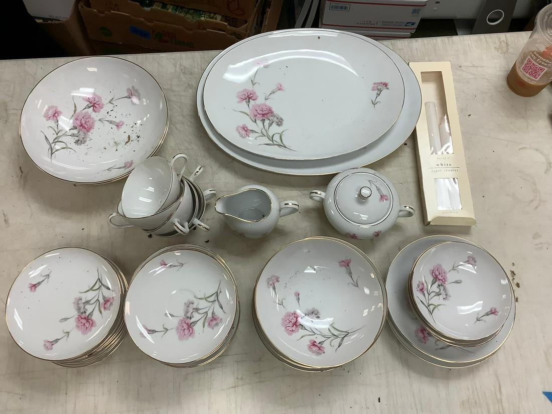 Royal Court Fine China Dish set "Carnation" (1 of 1)