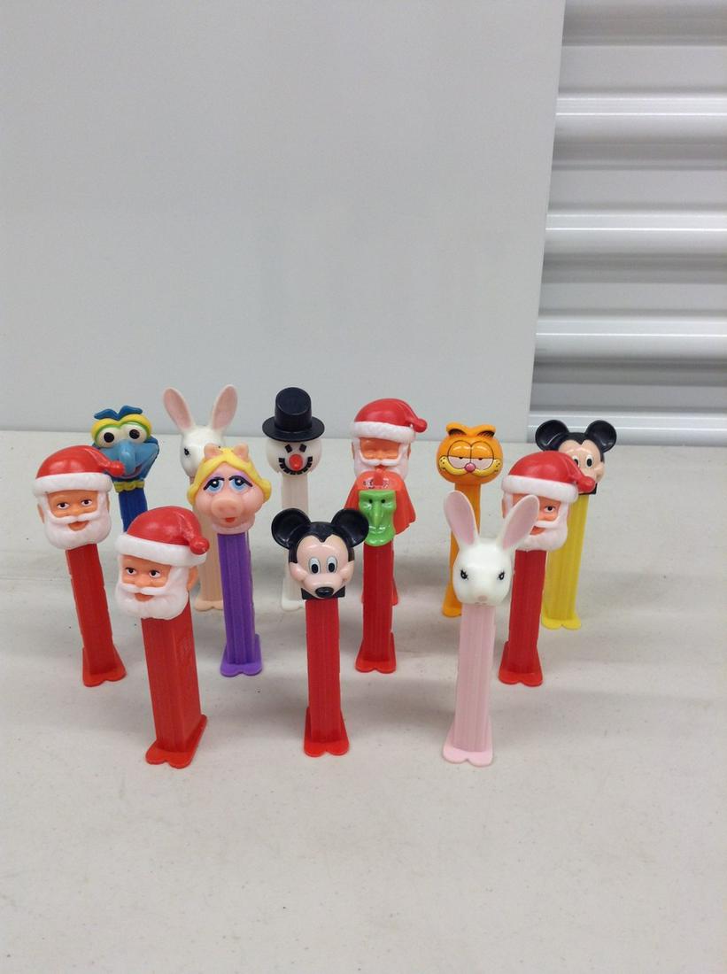 Lot of vintage Pez dispensers: Lot of vintage Pez dispensers