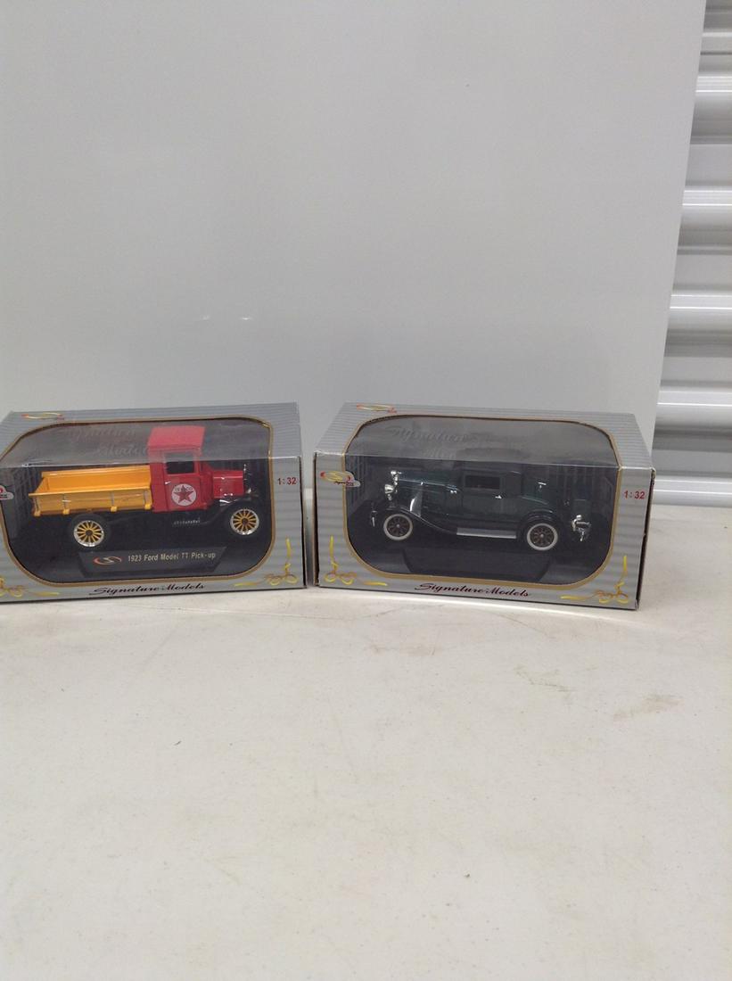 Lot of Signature model cars: 1943 Ford Model TT Pick-up and more (1 of 1)