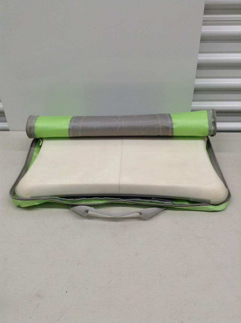 Nintendo Wii Balance Board and carrying case (1 of 1)