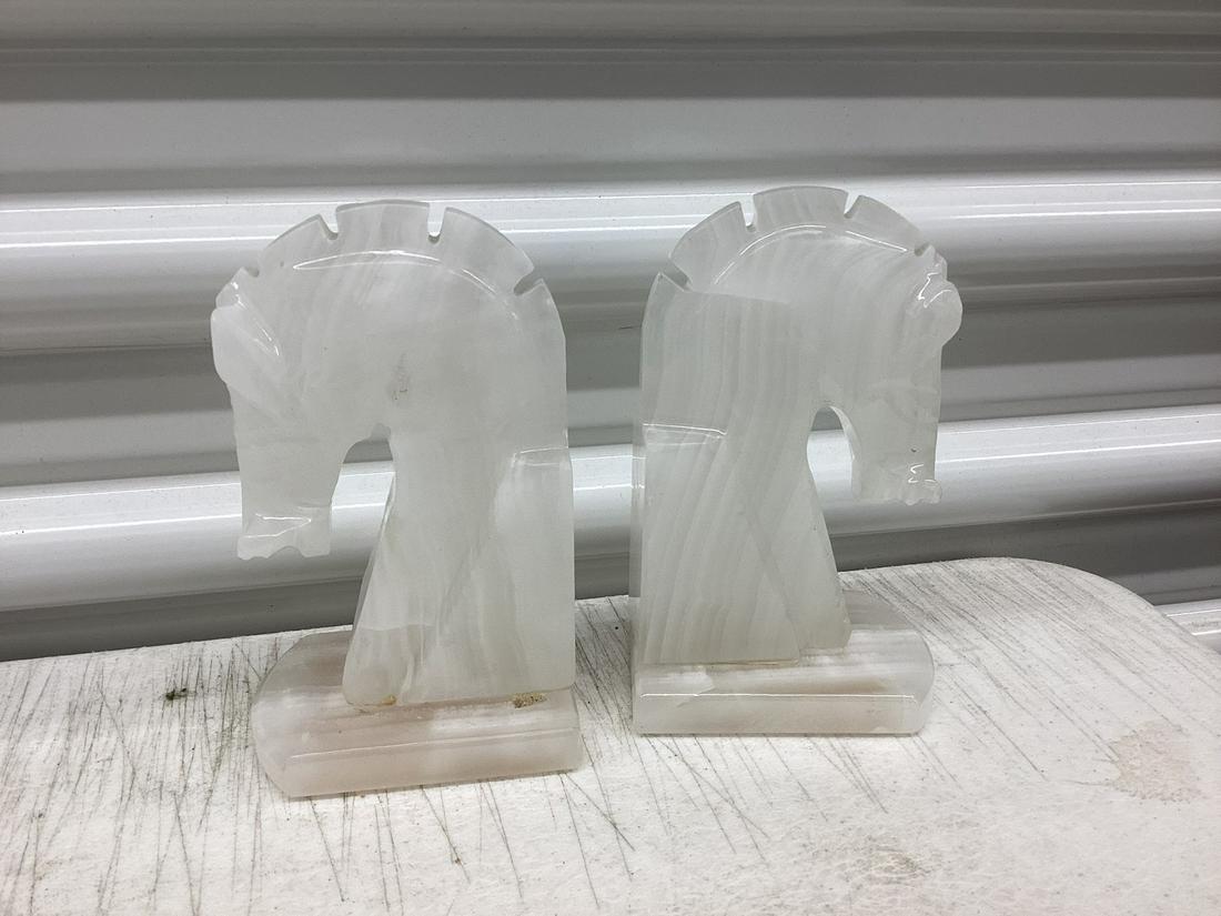 Pair of Stone Horsehead Bookends 5.75": Pair of Stone Horsehead Bookends 5.75"
