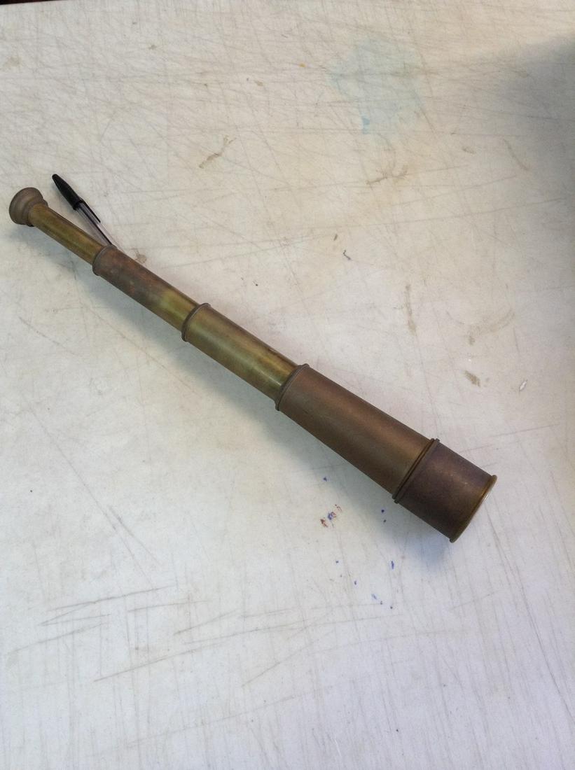 Vintage hand held telescope 18 inches long: Vintage hand held telescope 18 inches long