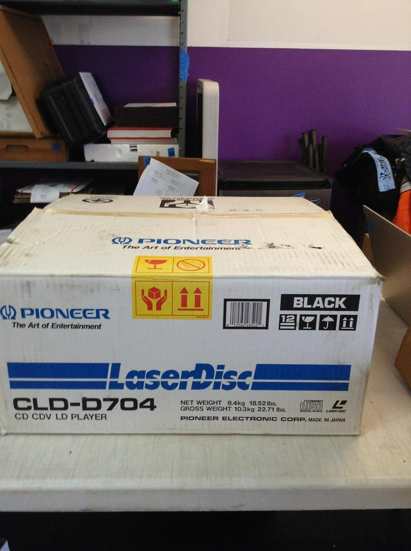 Pioneer CLD-D704 cd player (1 of 1)