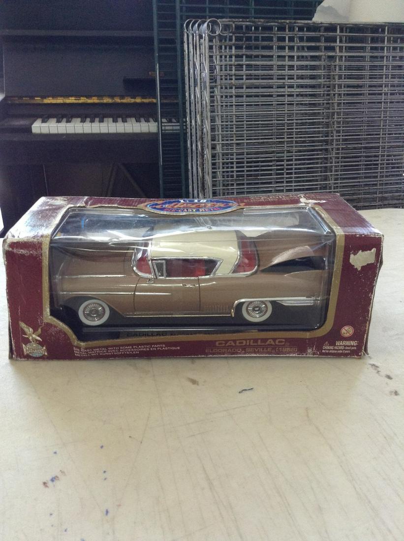 1:18 Collection Die Cast Metal Cadillac Seville 1958: 1:18 Collection Die Cast Metal Cadillac Seville 1958