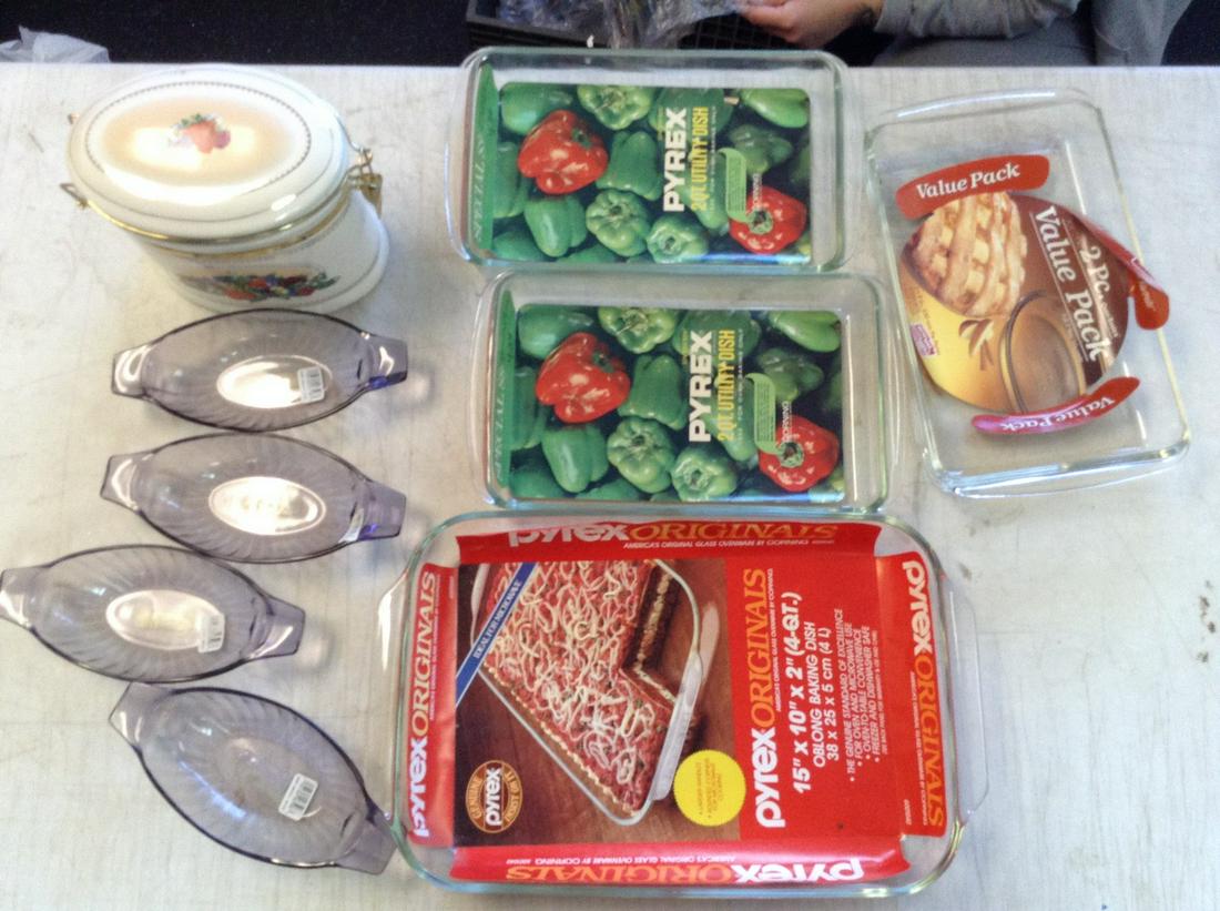 Lot of Vintage Pyrex, Cookie Jar, and more (1 of 1)