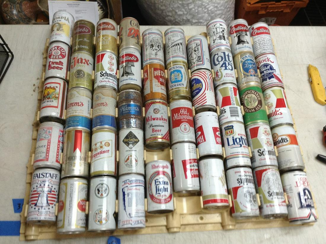 Large Display of Vintage Assorted Beer Cans: Large Display of Vintage Assorted Beer Cans