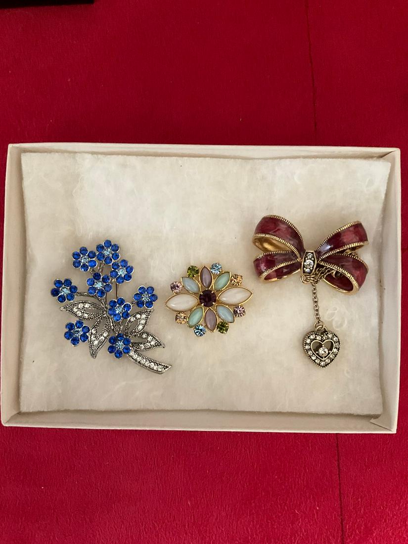 Lot of Three Vintage Pins (One is Monet): Lot of Three Vintage Pins (One is Monet)