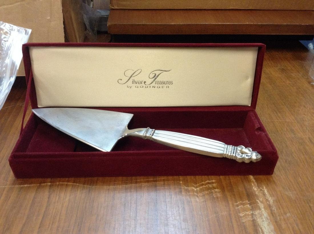 Godinger Wedding Cake/Pie server in fitted velvet case (1 of 1)