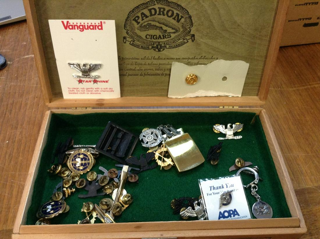 US Full bird colonel james b smiths military insignias (1 of 1)