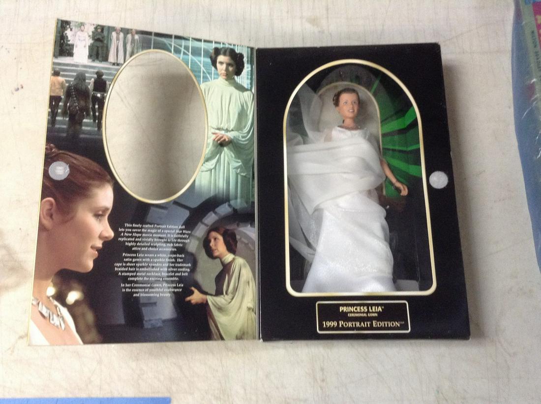 1998 Princess Leia Commemorative Gown, 1999 Portrait Edition: 1998 Princess Leia Commemorative Gown, 1999 Portrait Edition