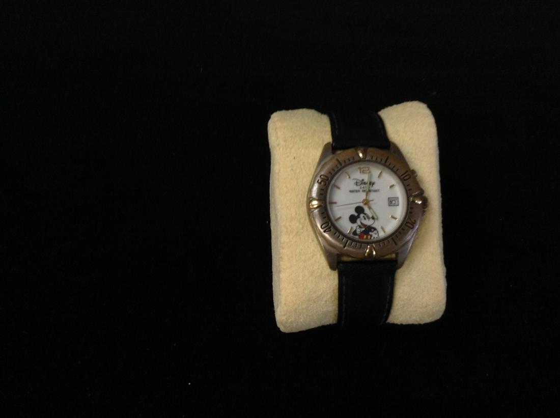 Mickey Mouse Wristwatch with date disney time works, Japan, Recently Service (1 of 2)
