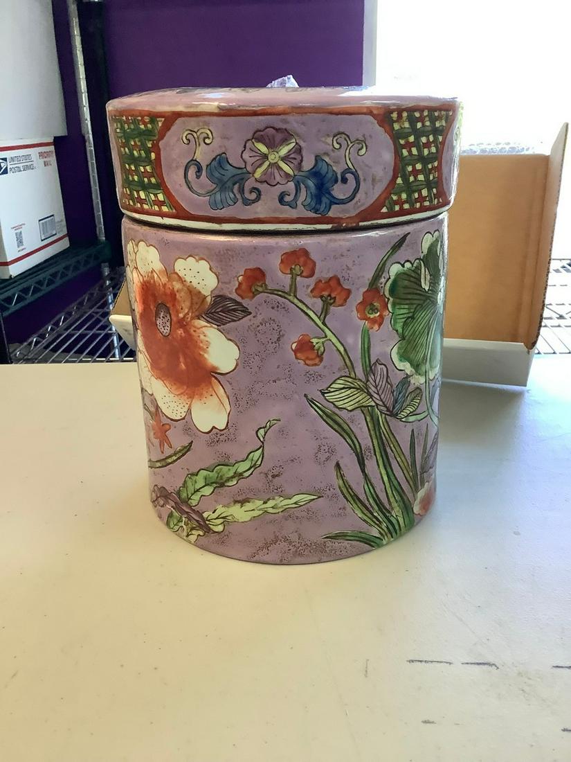 Floral cookie jar: Floral cookie jar