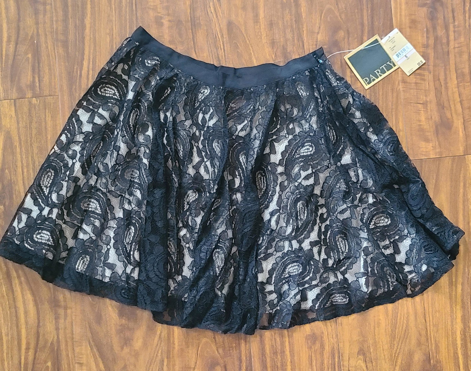 Party Lace Overlay Skater Skirt 6 NWT: Party Lace Overlay Skater Skirt 6 NWT