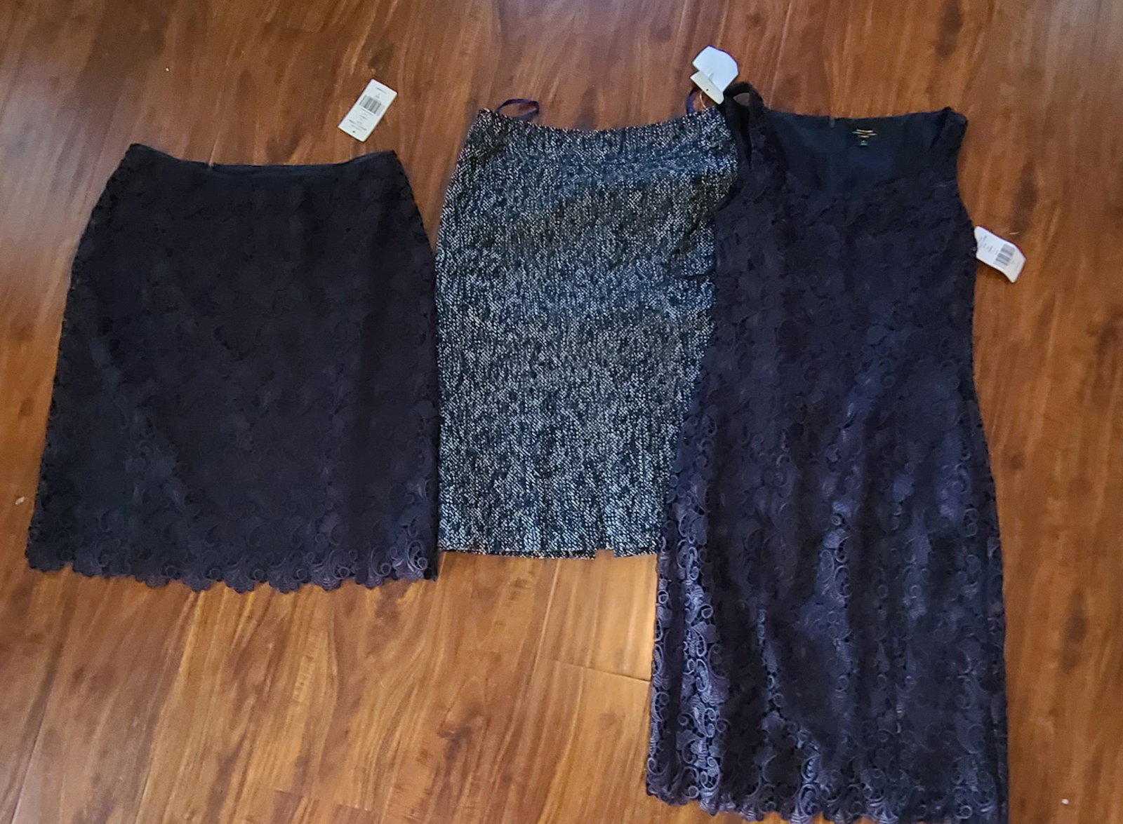 Tahari Dress and Skirts 4/6: Tahari Dress and Skirts 4/6