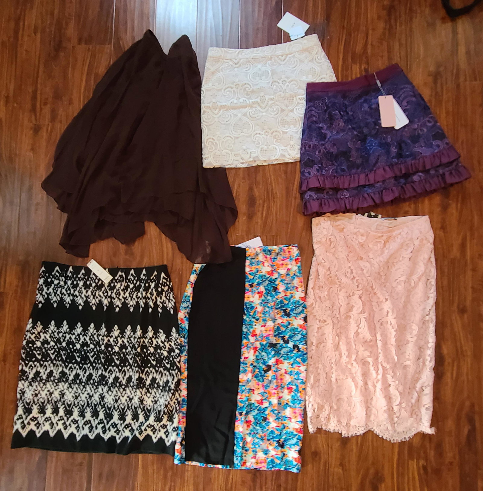 Small Medium SKirts: Small Medium SKirts