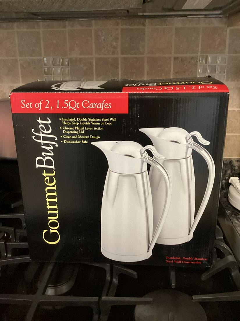 New in Box Gourmet Buffet Set of Two Insulated Carafes (1 of 1)