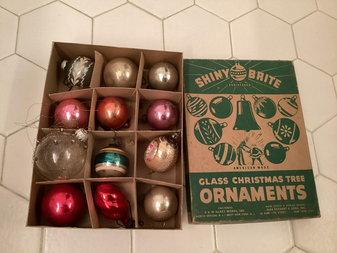 Box of Vintage Ornaments: Box of Vintage Ornaments