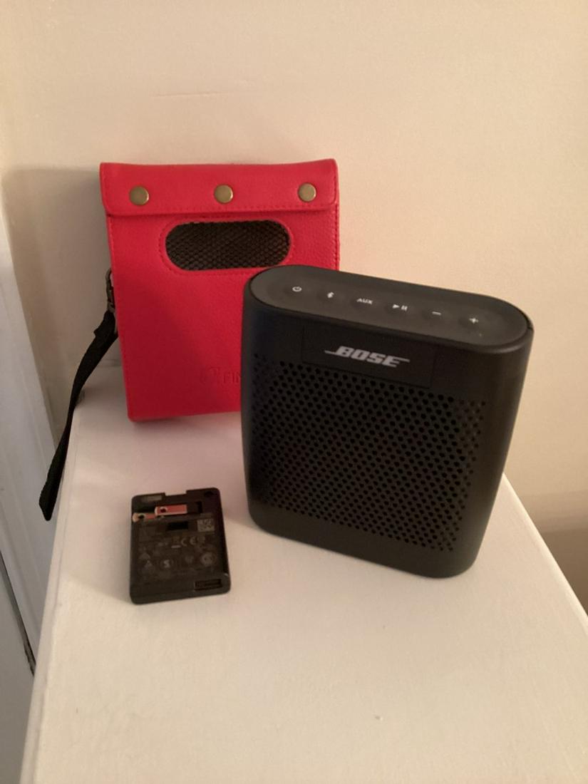 Bose Soundlink with Case (1 of 1)