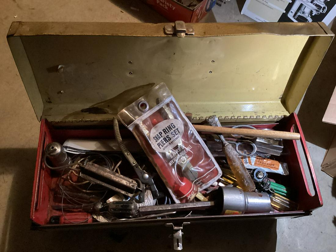 Vintage Metal Toolbox full of tools 19" long (1 of 1)