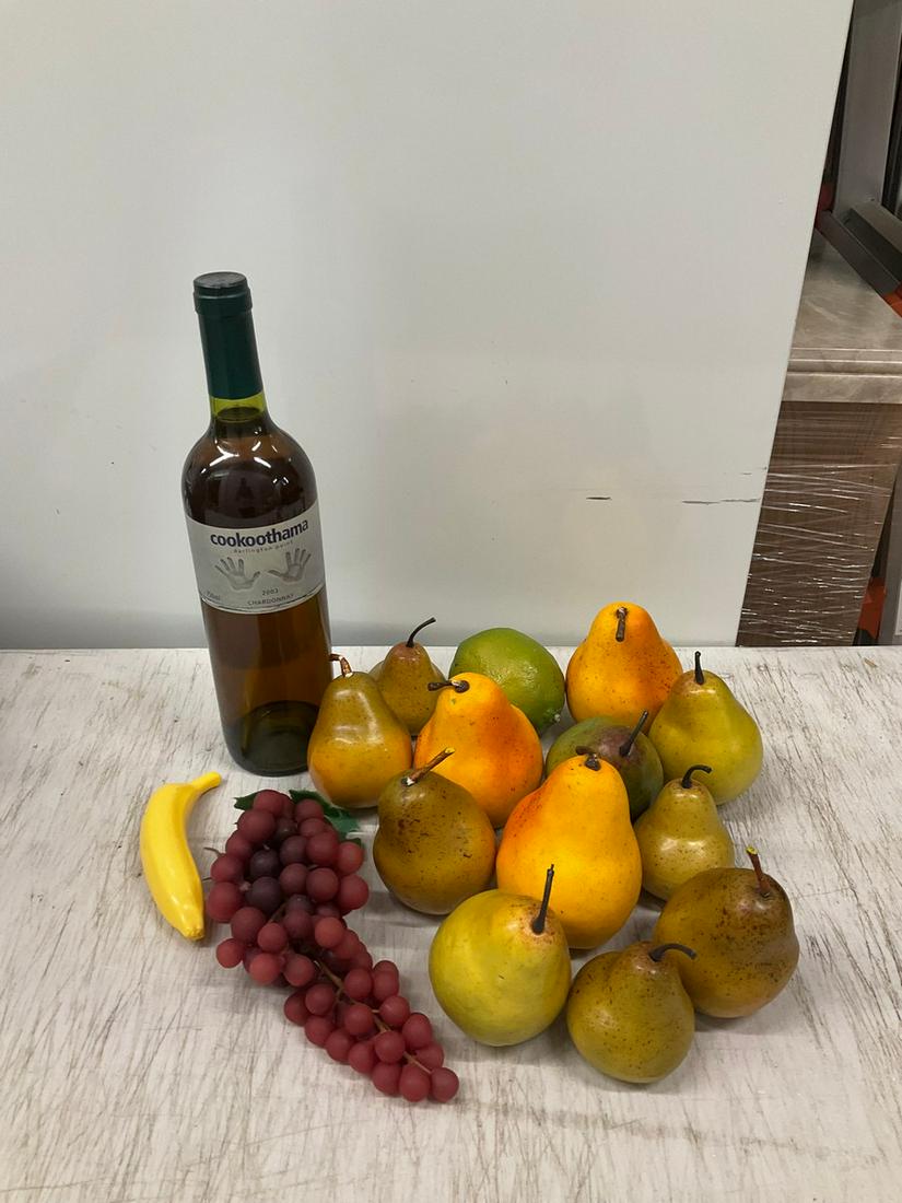 Lot of fake fruit and 2003 Chardonnay: Lot of fake fruit and 2003 Chardonnay