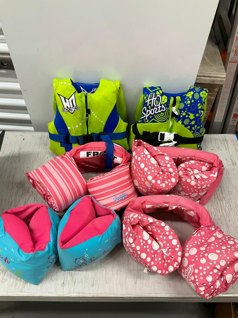 Large lot of childrens flotation devices: Large lot of childrens flotation devices