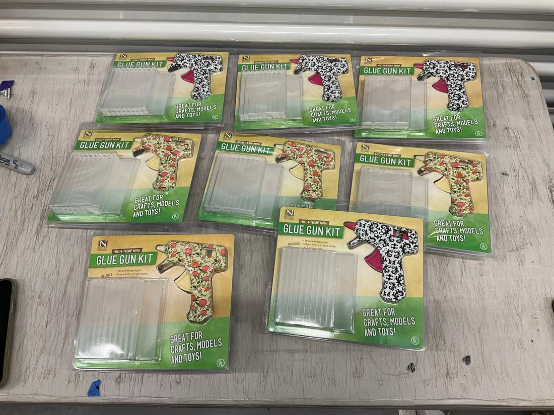 Lot of Glue Gun Kits: Lot of Glue Gun Kits