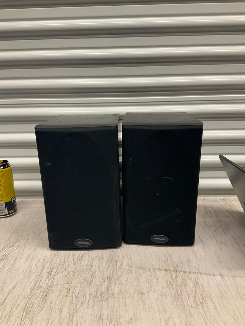 Pair of Polkaudio speakers (1 of 1)