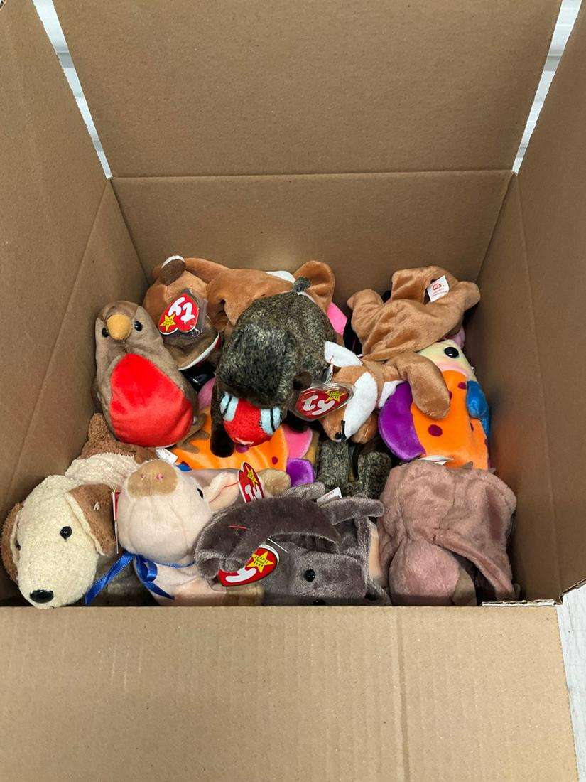 Large lot of beanie babies with tags: Large lot of beanie babies with tags