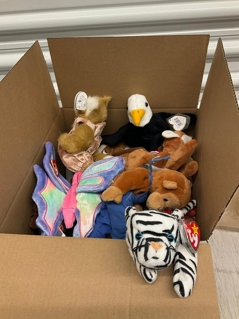 Large lot of beanie babies with tags: Large lot of beanie babies with tags