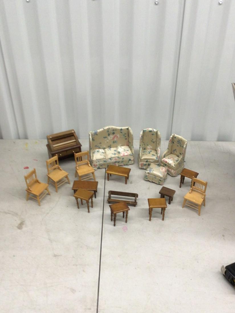 Lot of Tiny Dollhouse Wooden Furniture (1 of 1)