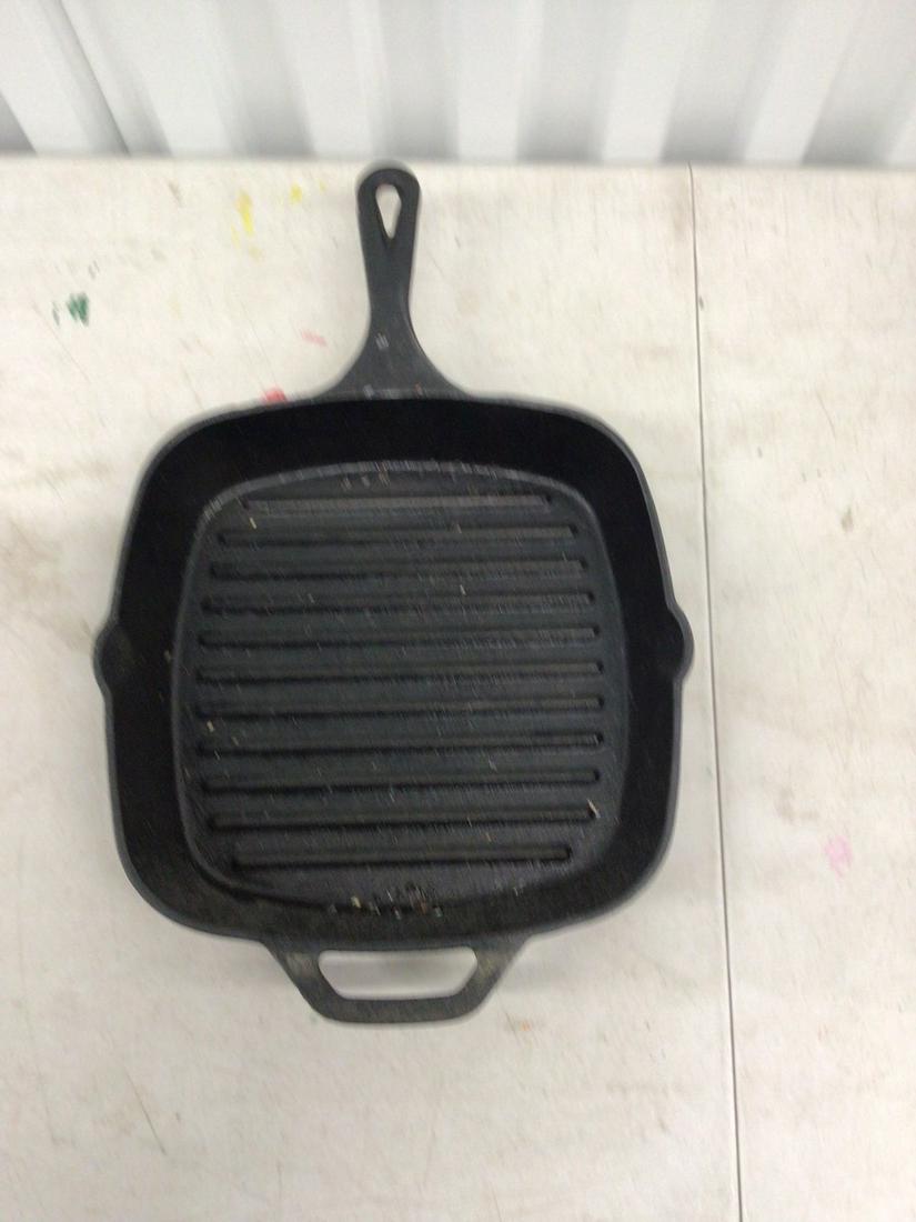 Utopica Kitchen Cast Iron Griswold: 10" Wide