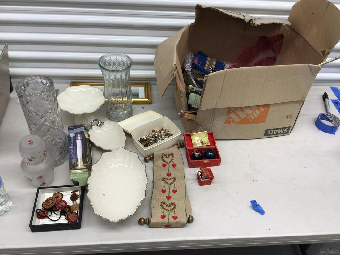 Lenox serving trays, electrip lamps, crystal vases, Smithsonian collection costume jewlery, and more (1 of 1)