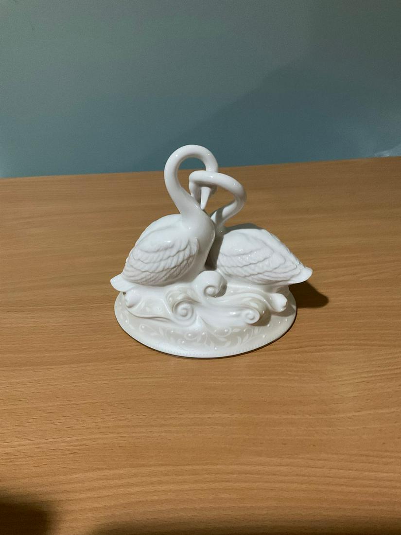 Lenox Wedding Promises Opal Innocence Swans Cake Topper (1 of 1)