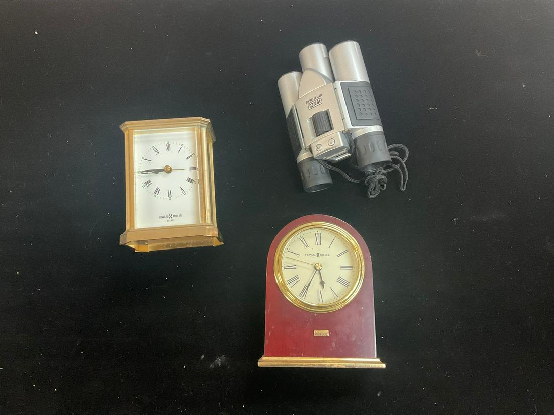 Vivitar binoculars and two small decorative clocks (1 of 1)