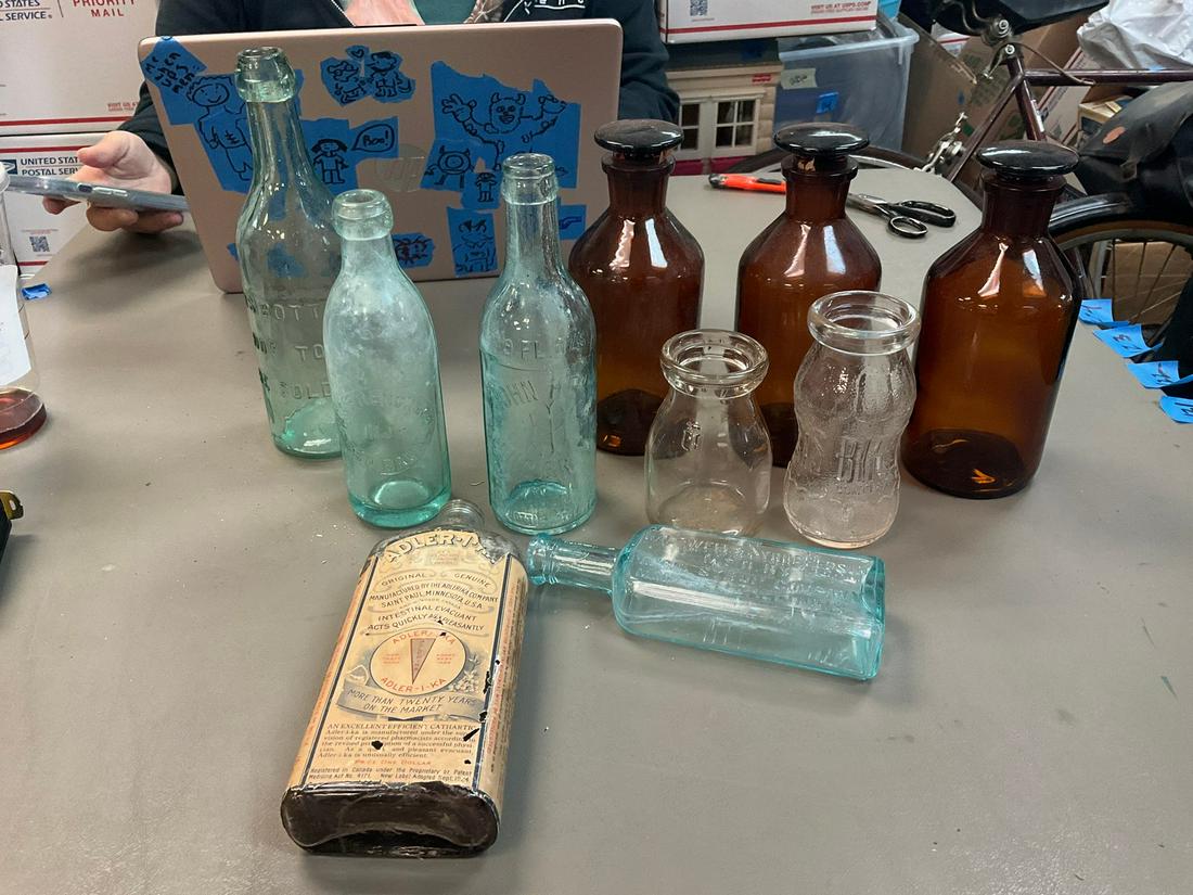 Lot of brown bottles with stoppers and other assorted vintage glass bottles: Lot of brown bottles with stoppers and other assorted vintage glass bottles